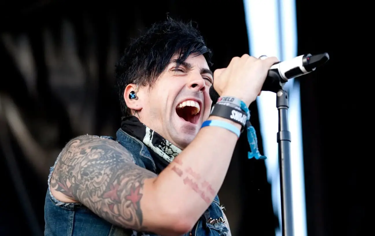 Олена - вокал